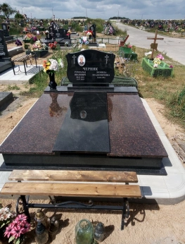 Памятник двойной 127